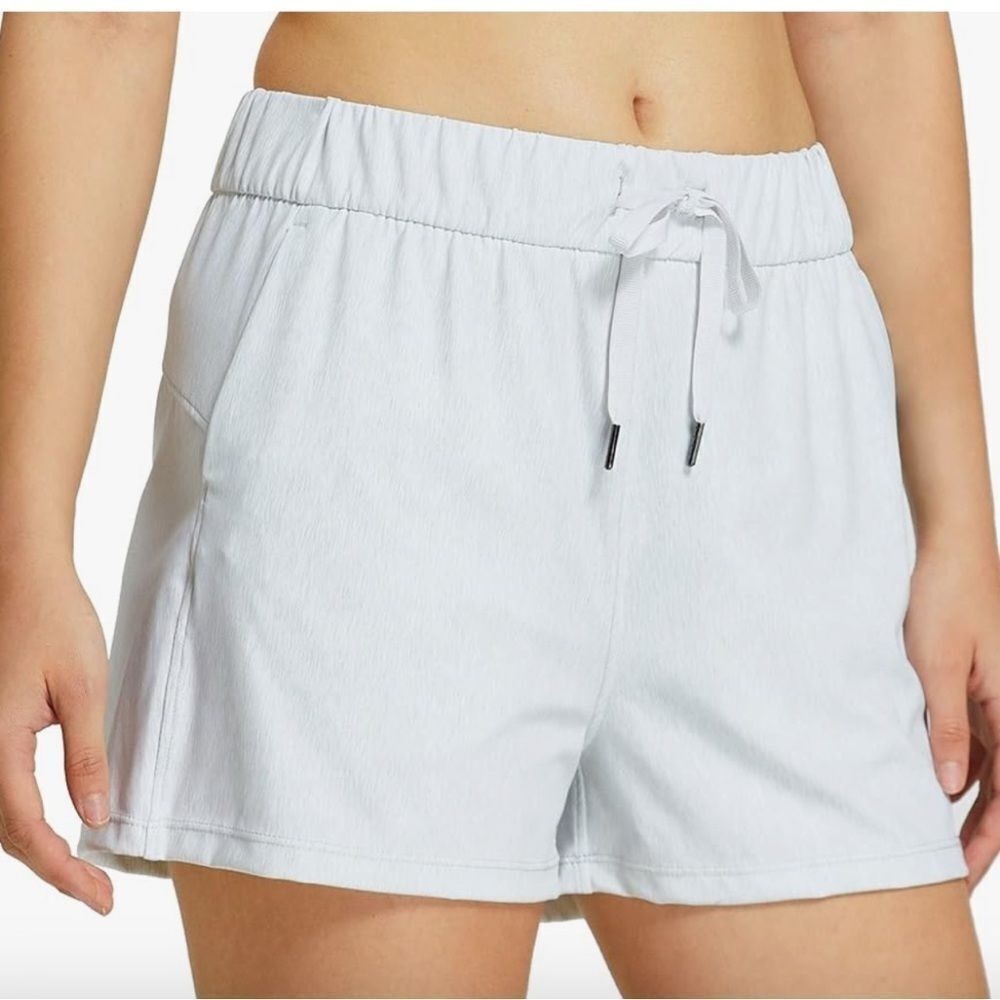 Willit Women's Heather White Athletic Shorts with‎ Stretch and Pockets 2.5" XXL